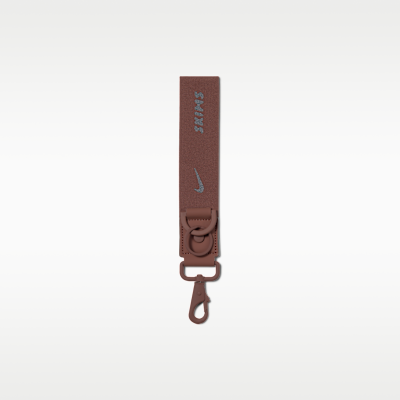 NIKESKIMS+KEYCHAIN.png
